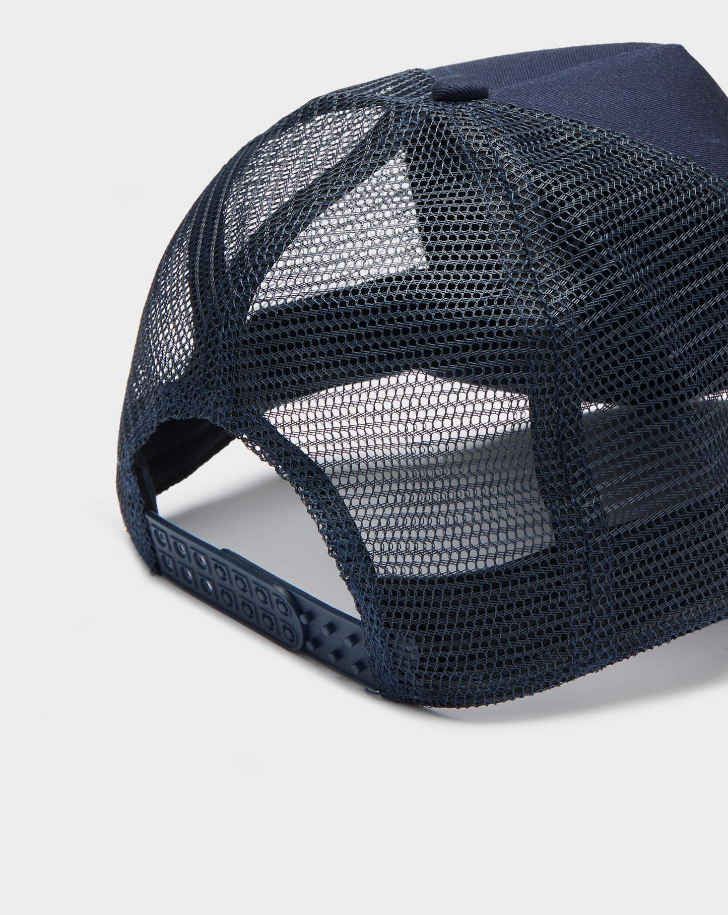 Twinzz black trucker cap with small silver logo strap