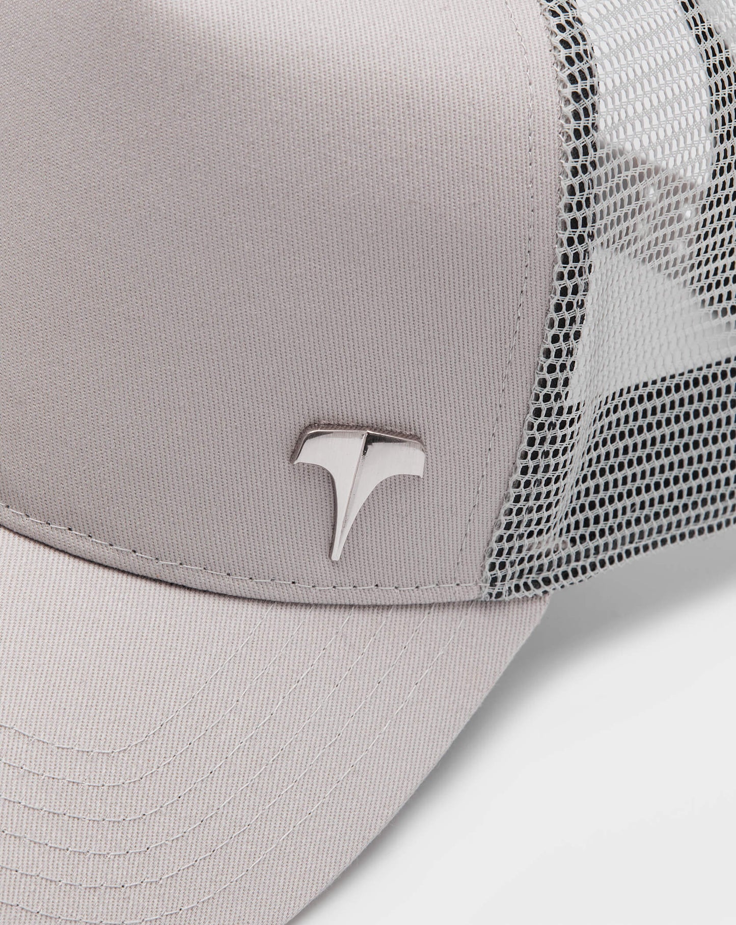 Twinzz silver white trucker cap with small silver logo