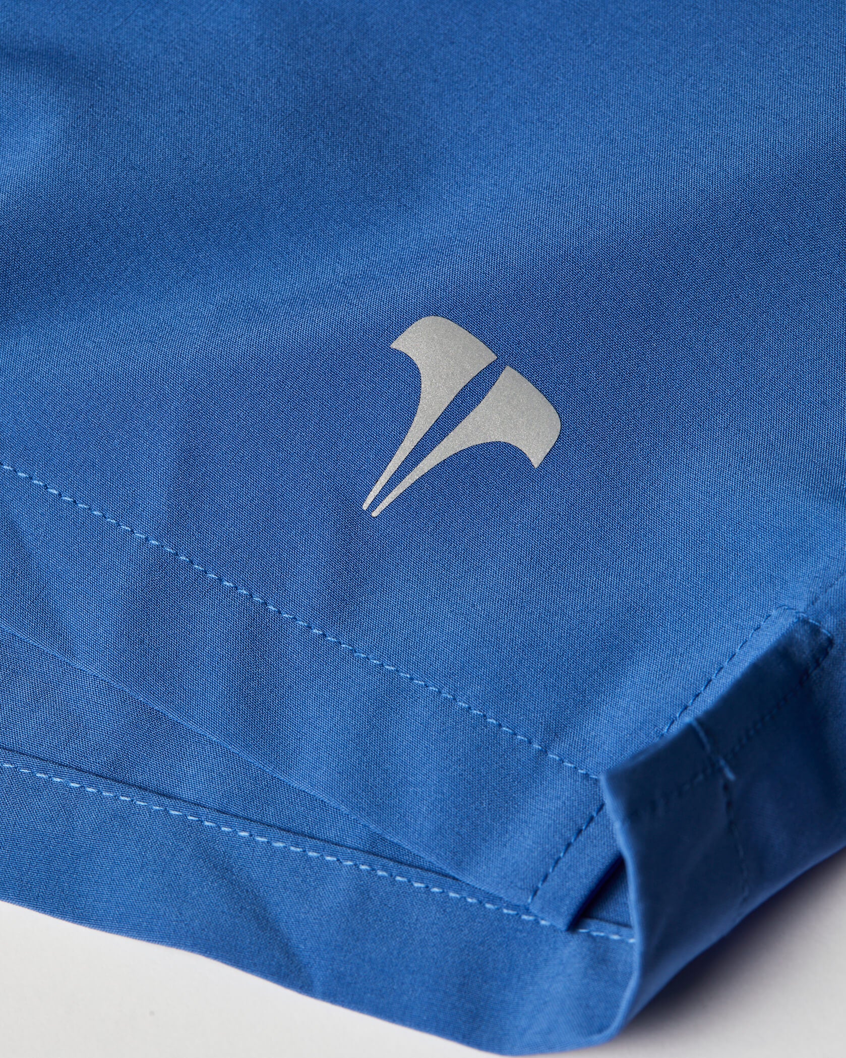 Twinzz active blue shorts logo