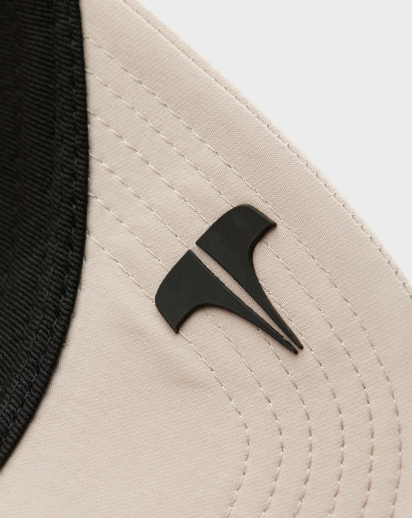 RUBBER LOGO PITCHER - BEIGE