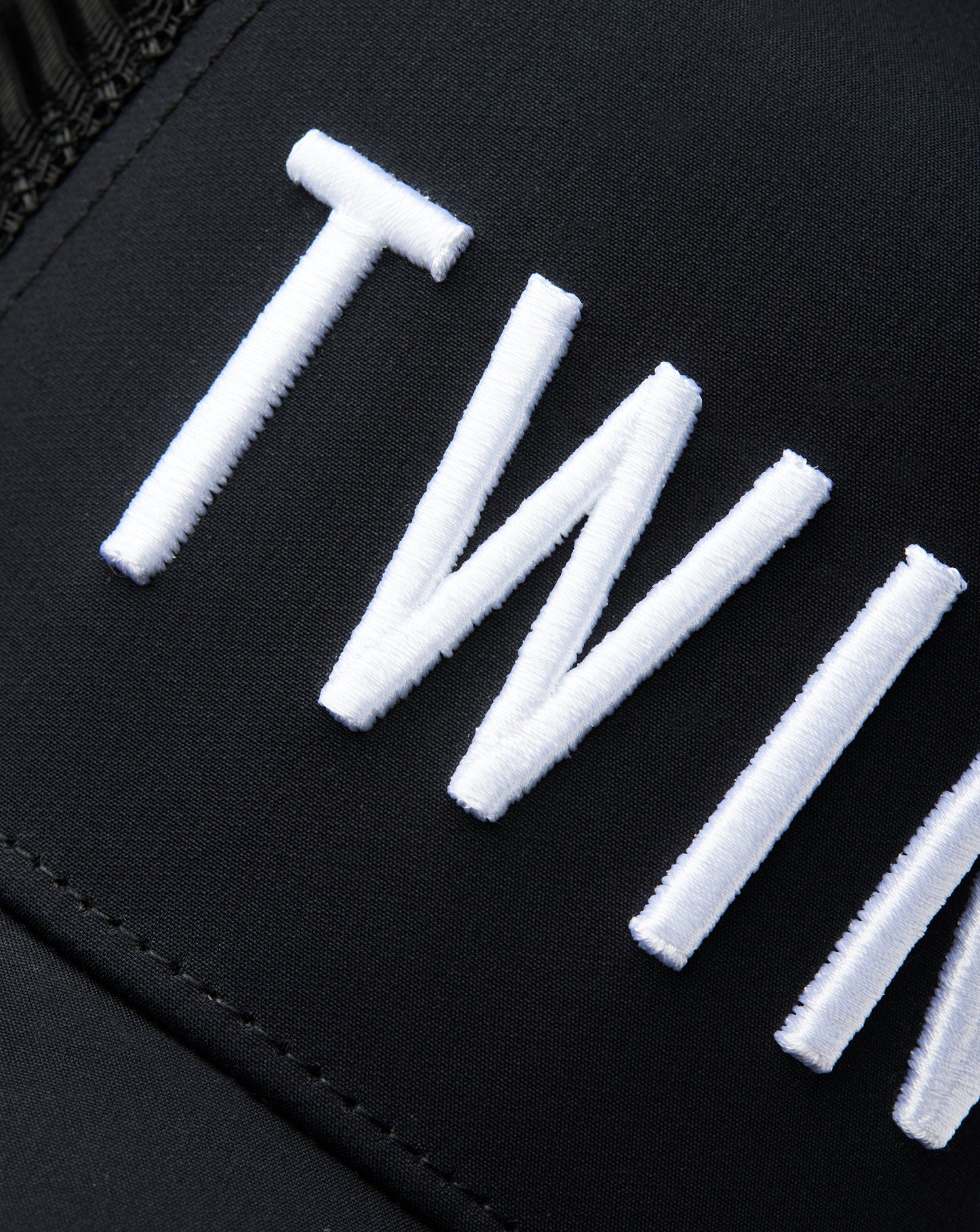 NYLON 3D LOGO MESH BACK TRUCKER - BLACK / WHITE
