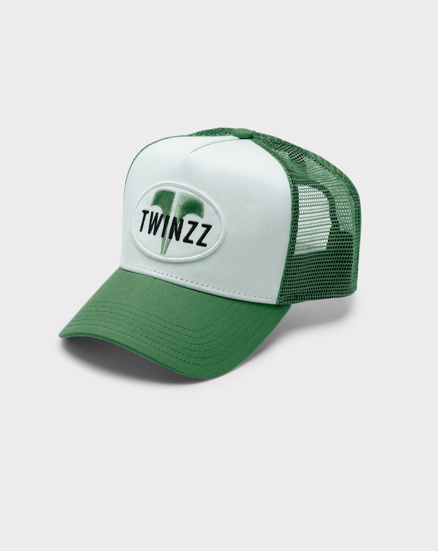 OVAL CONTRAST PATCH MESH TRUCKER - GREEN/WHITE
