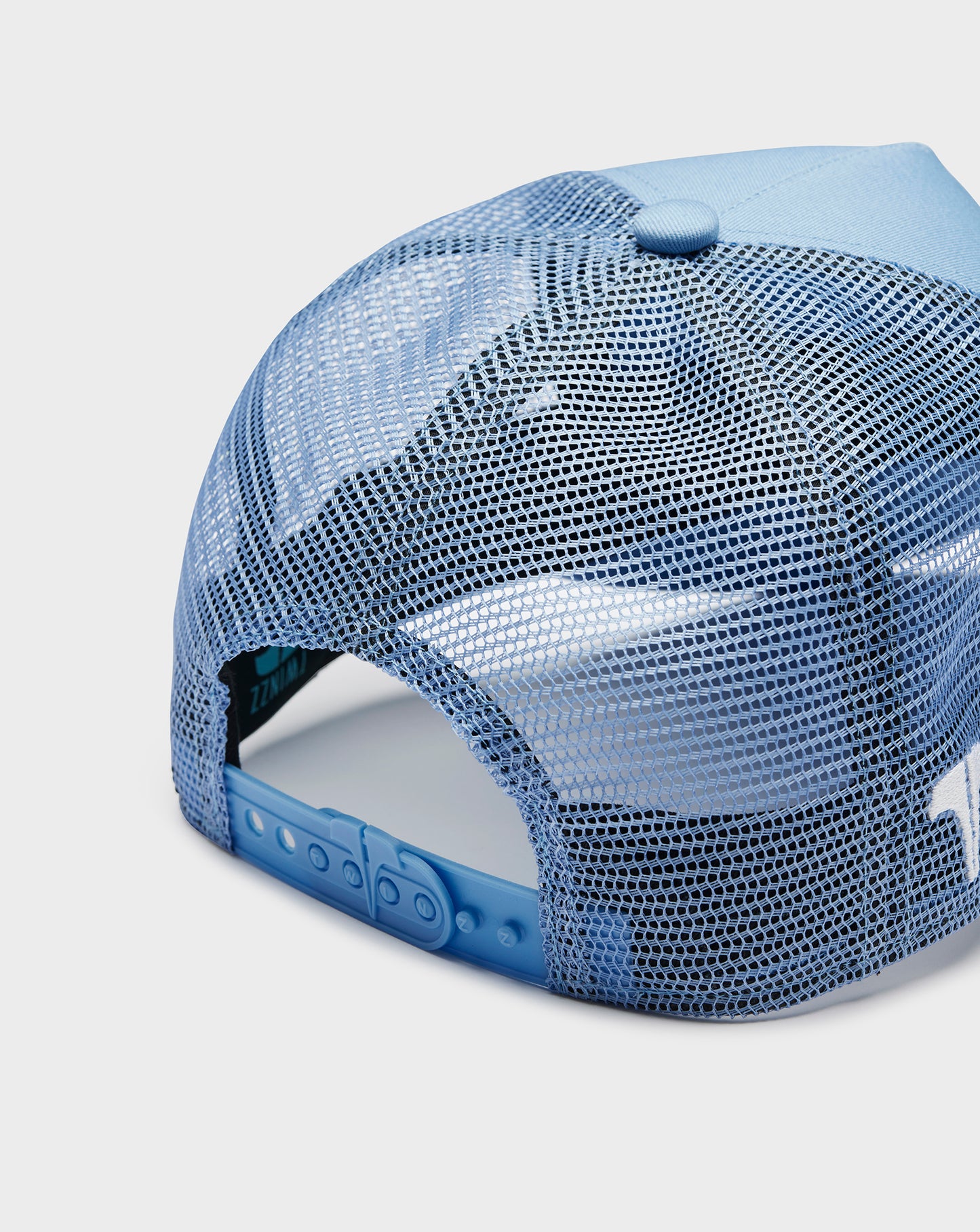 COTTON MESH LOGO TRUCKER - SKY BLUE AND WHITE