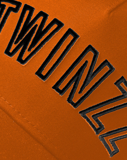 COTTON MESH OUTLINE LOGO TRUCKER - ORANGE