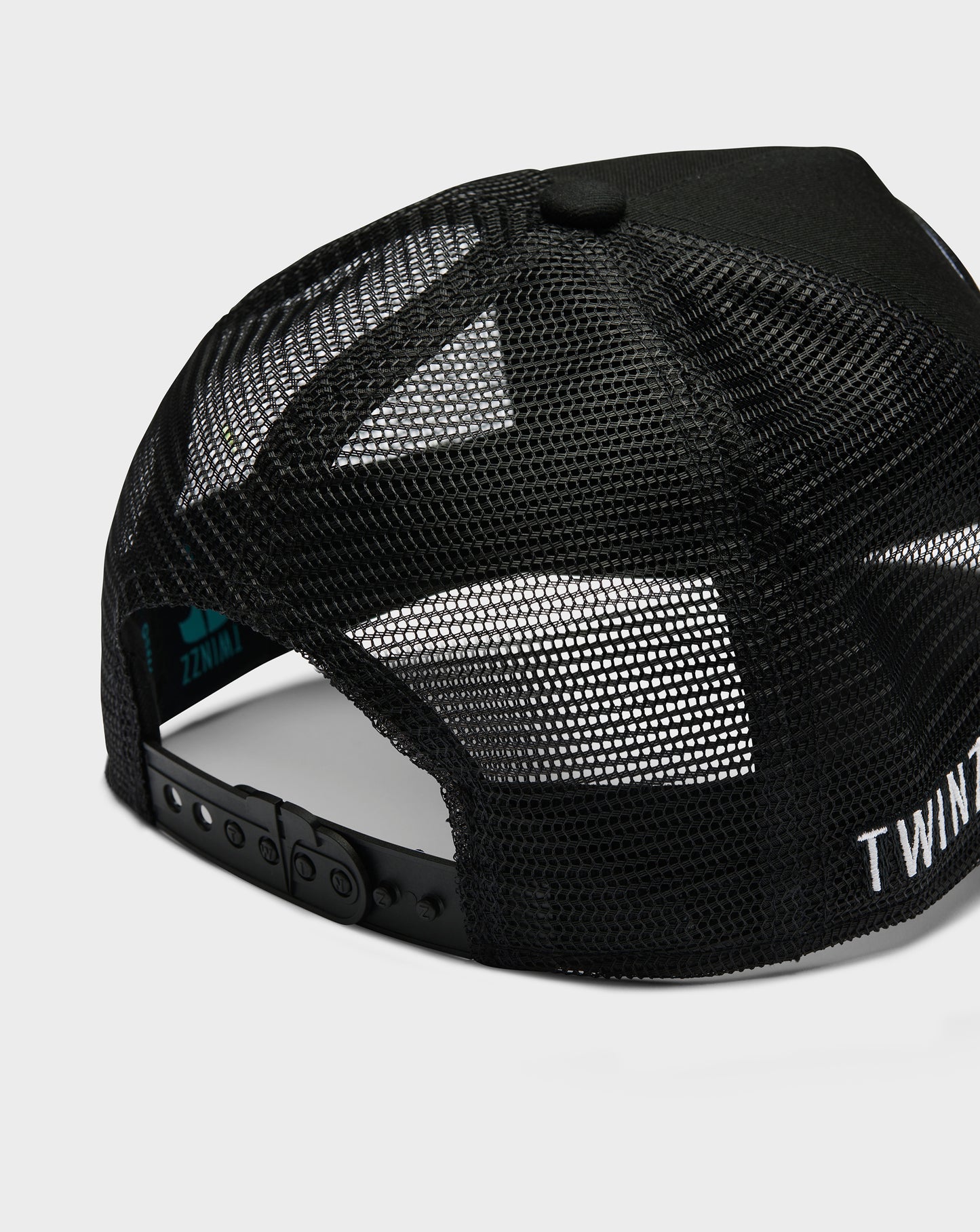 T LOGO TRUCKER  -  BLACK