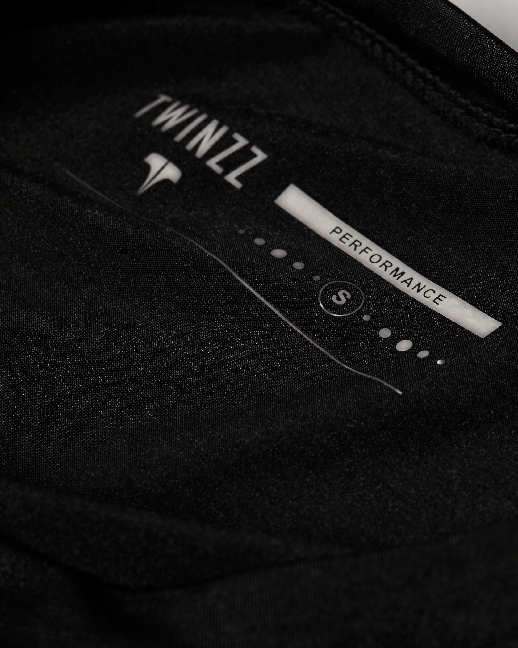 Twinzz active black t-shirt label